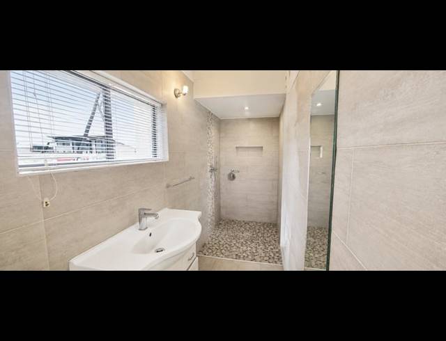 1 BEDROOM APARTMENT FOR SALE IN AMBERFIELD